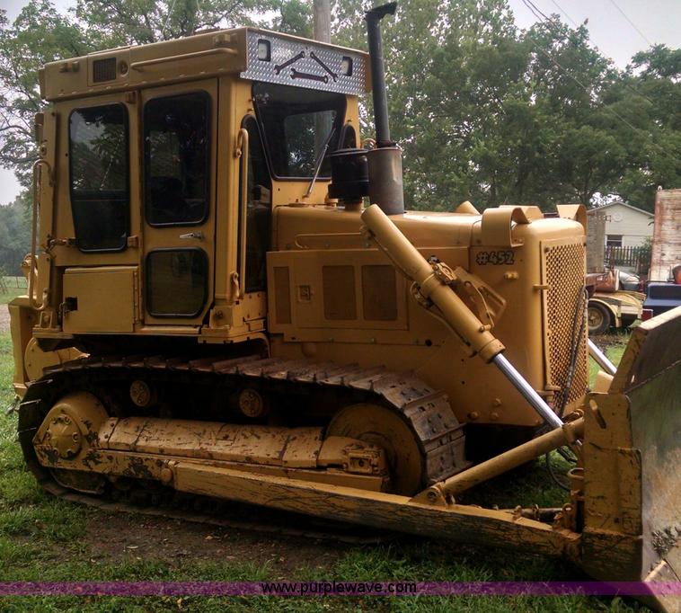 image for item J5812 1982 Caterpillar D5B dozer