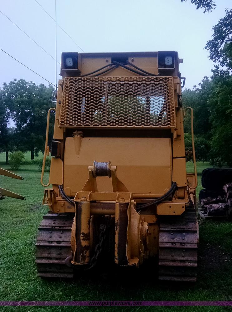 image for item J5812 1982 Caterpillar D5B dozer