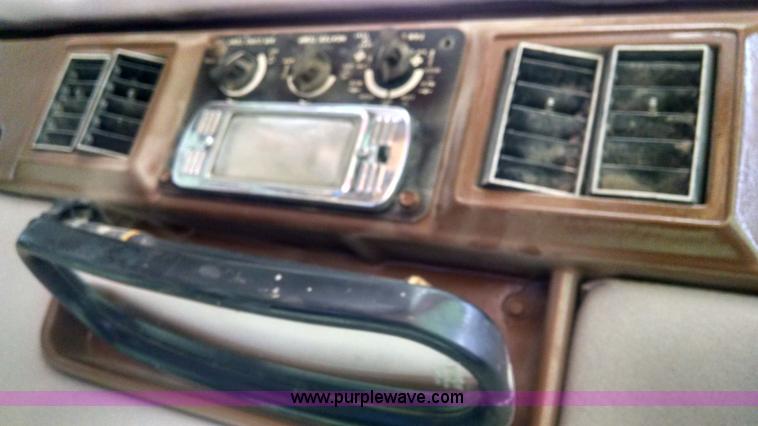 image for item J5812 1982 Caterpillar D5B dozer