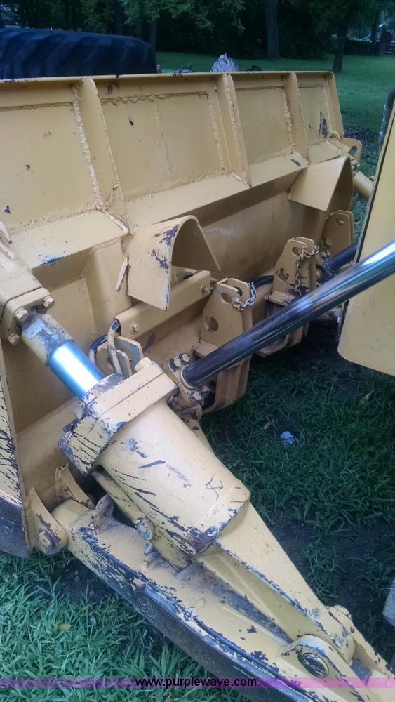 image for item J5812 1982 Caterpillar D5B dozer