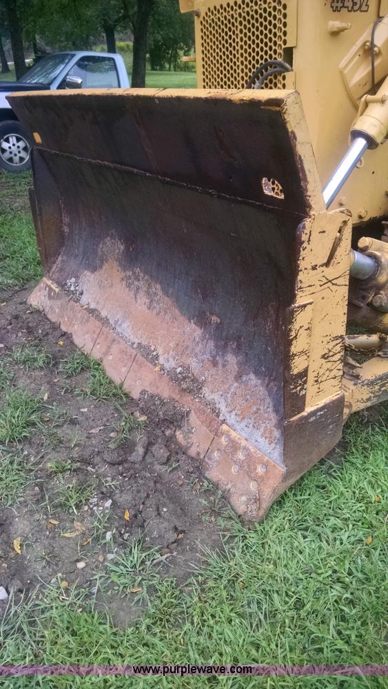image for item J5812 1982 Caterpillar D5B dozer