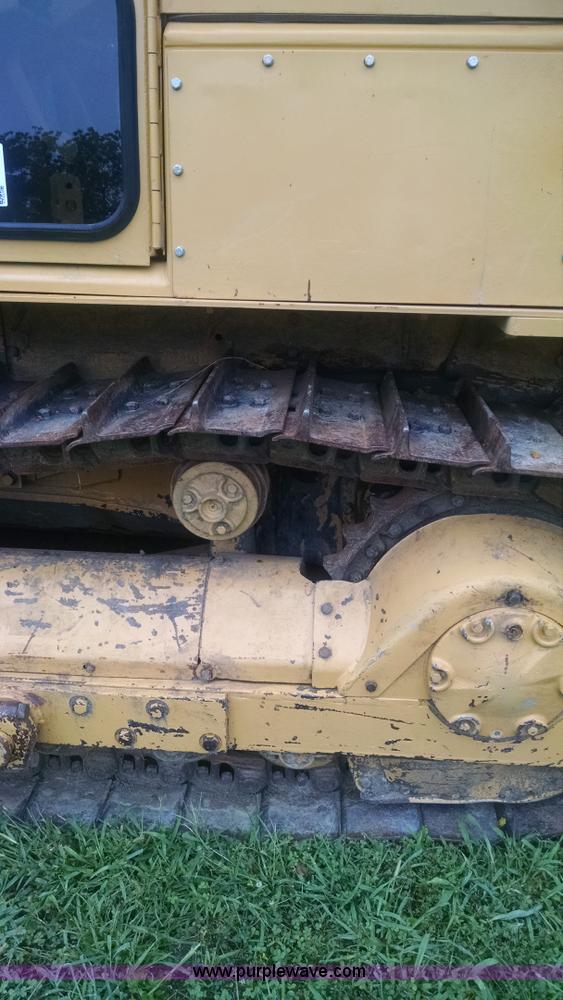 image for item J5812 1982 Caterpillar D5B dozer