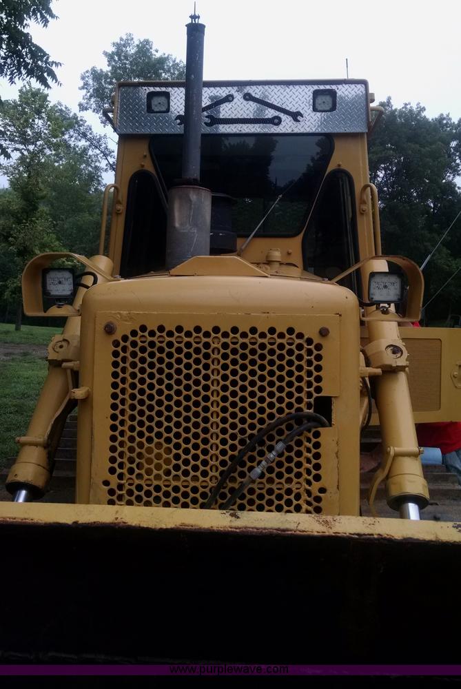 image for item J5812 1982 Caterpillar D5B dozer