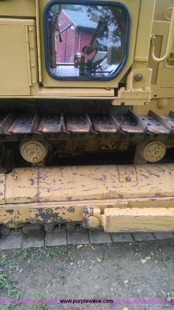 image for item J5812 1982 Caterpillar D5B dozer