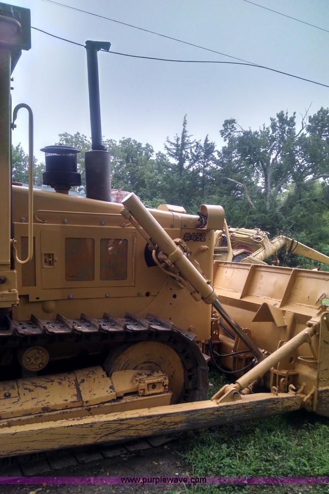 image for item J5812 1982 Caterpillar D5B dozer