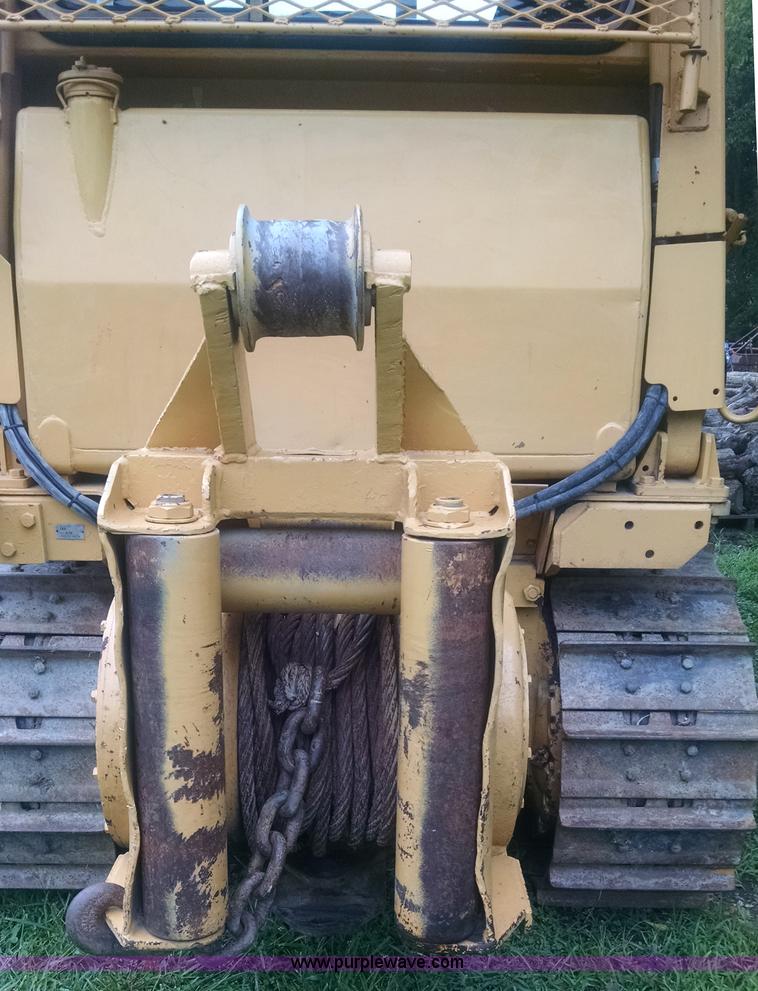 image for item J5812 1982 Caterpillar D5B dozer