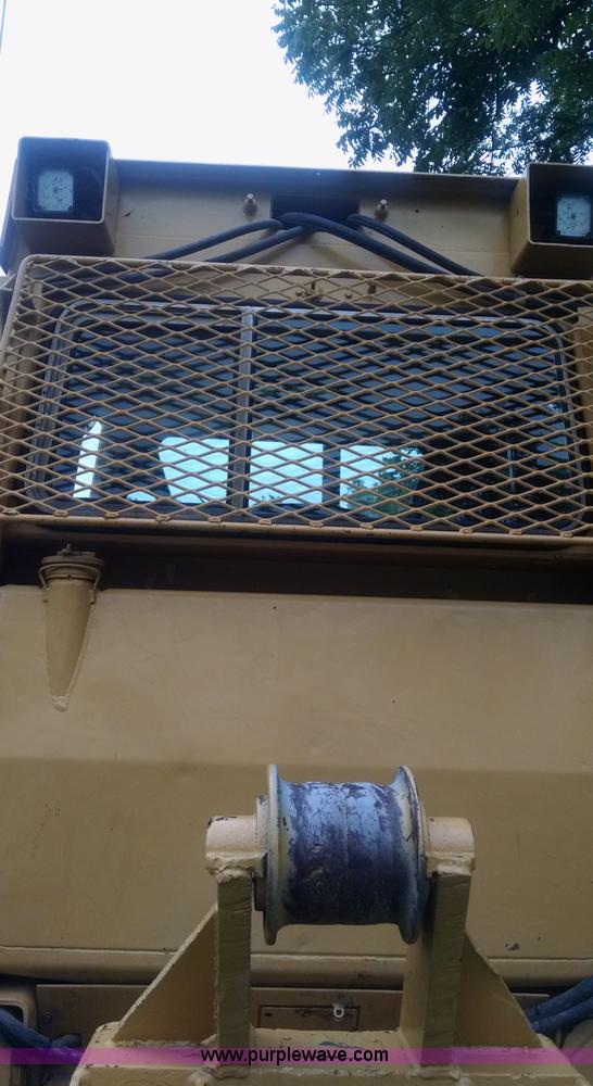 image for item J5812 1982 Caterpillar D5B dozer