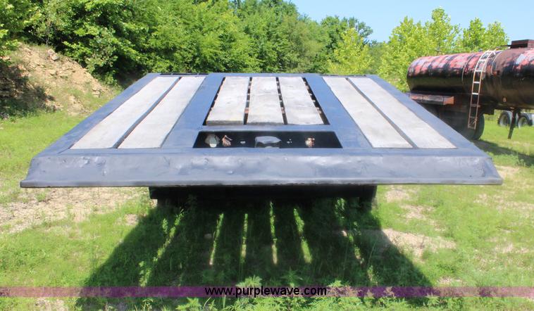 image for item J5827 1988 Trail King equipment trailer