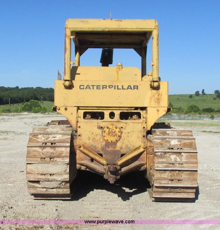 image for item J8575 1967 Caterpillar D8H dozer