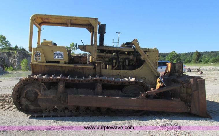 image for item J8575 1967 Caterpillar D8H dozer