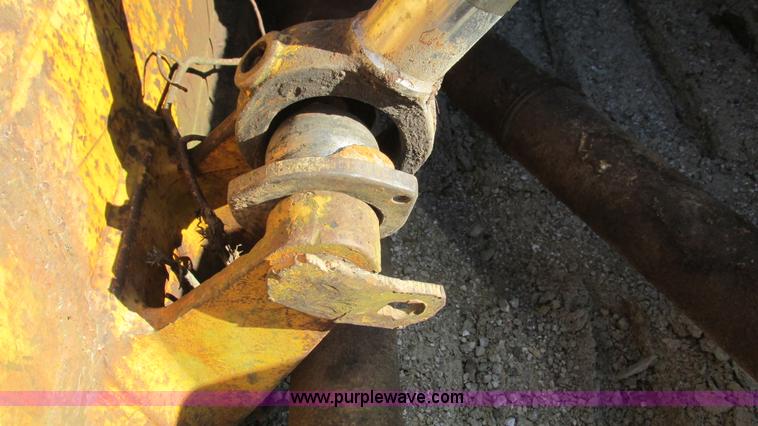 image for item J8575 1967 Caterpillar D8H dozer