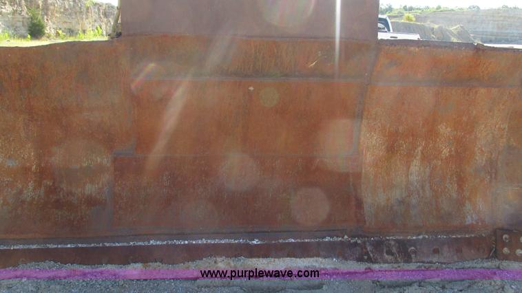 image for item J8575 1967 Caterpillar D8H dozer