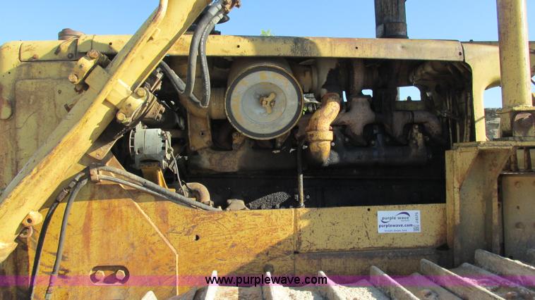image for item J8575 1967 Caterpillar D8H dozer