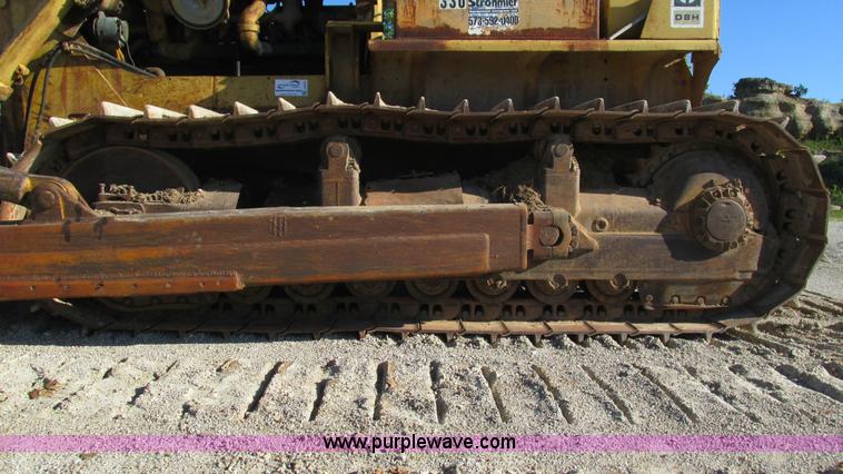 image for item J8575 1967 Caterpillar D8H dozer