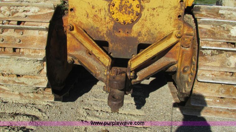 image for item J8575 1967 Caterpillar D8H dozer