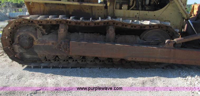image for item J8575 1967 Caterpillar D8H dozer