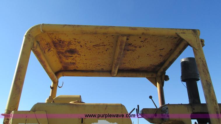 image for item J8575 1967 Caterpillar D8H dozer