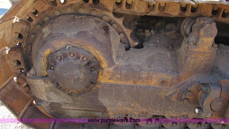 image for item J8575 1967 Caterpillar D8H dozer