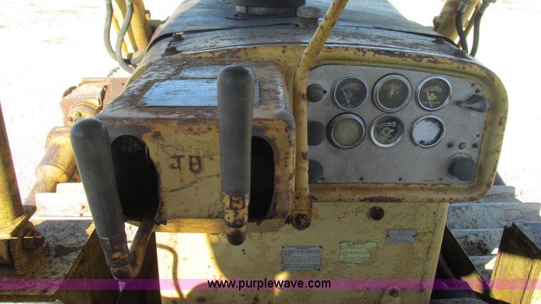 image for item J8575 1967 Caterpillar D8H dozer