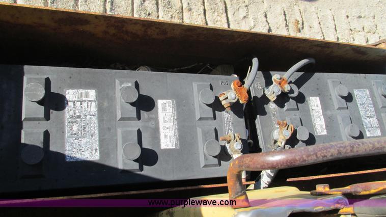 image for item J8575 1967 Caterpillar D8H dozer