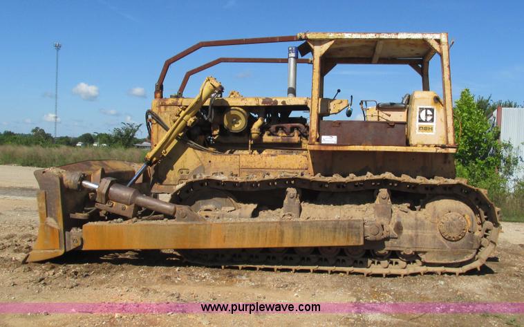 image for item J8576 1967 Caterpillar D8H dozer