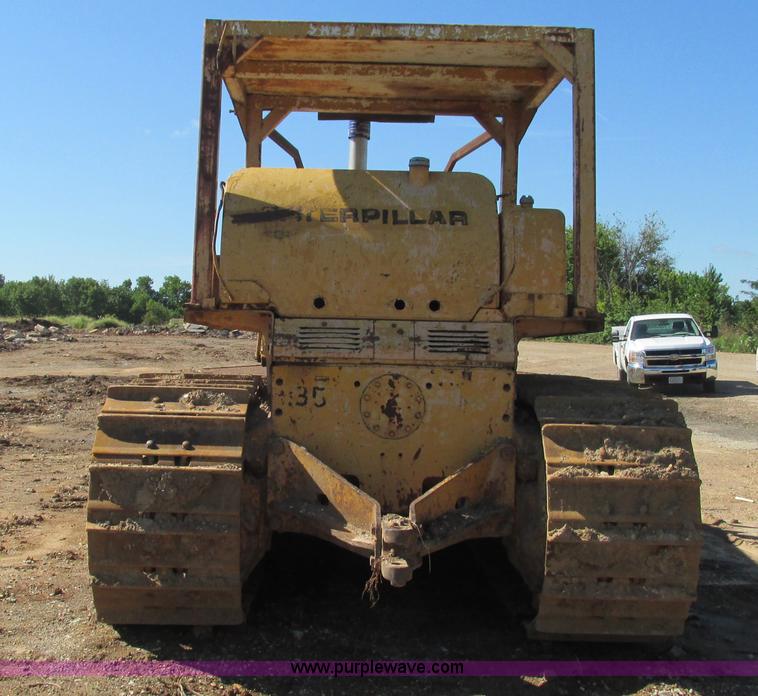 image for item J8576 1967 Caterpillar D8H dozer