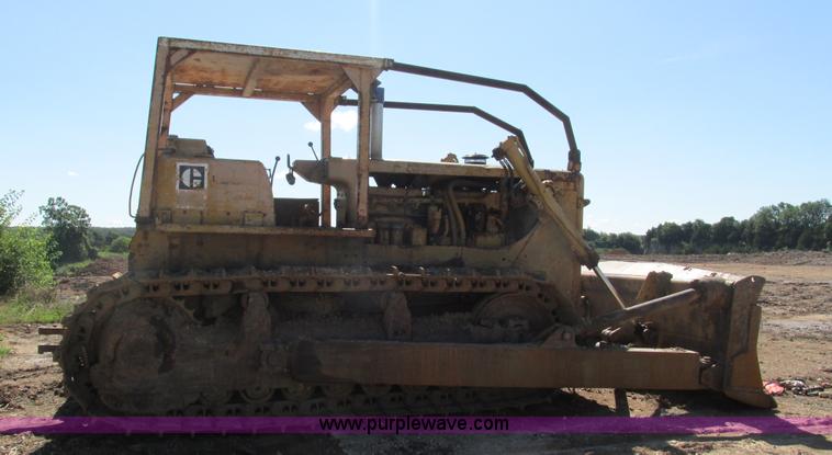 image for item J8576 1967 Caterpillar D8H dozer