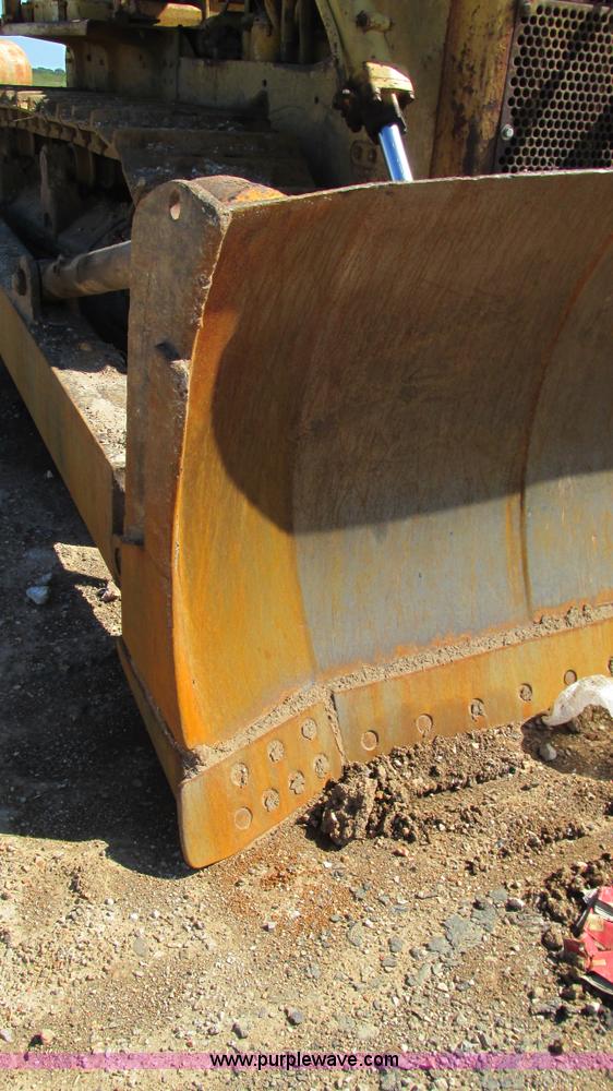 image for item J8576 1967 Caterpillar D8H dozer