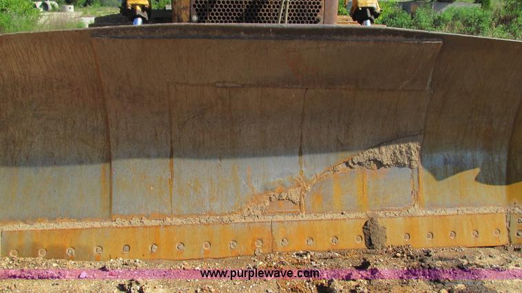 image for item J8576 1967 Caterpillar D8H dozer