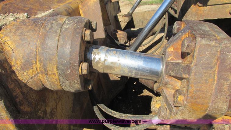 image for item J8576 1967 Caterpillar D8H dozer