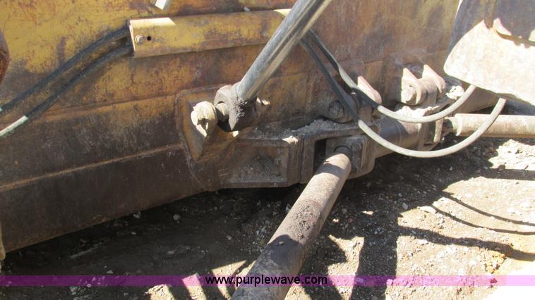 image for item J8576 1967 Caterpillar D8H dozer