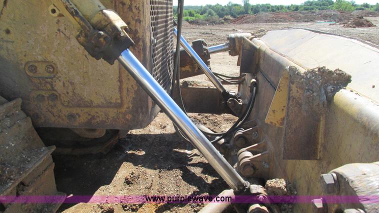 image for item J8576 1967 Caterpillar D8H dozer