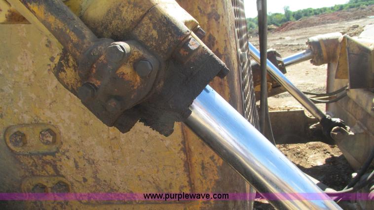 image for item J8576 1967 Caterpillar D8H dozer