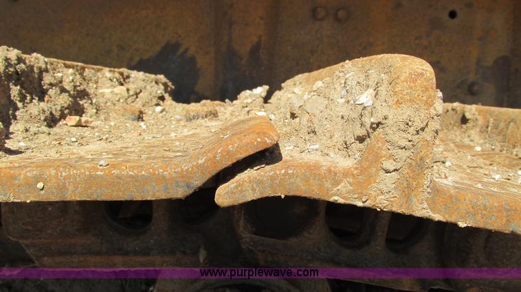 image for item J8576 1967 Caterpillar D8H dozer