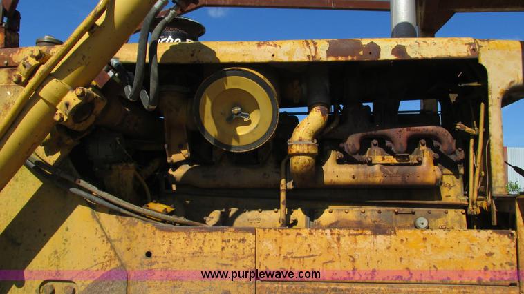 image for item J8576 1967 Caterpillar D8H dozer