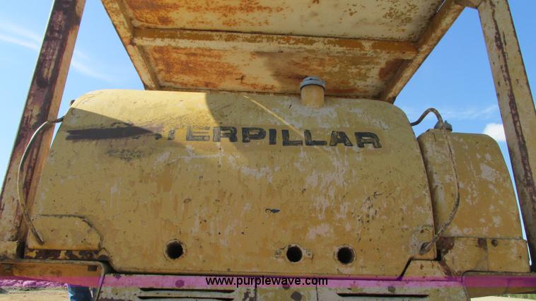 image for item J8576 1967 Caterpillar D8H dozer