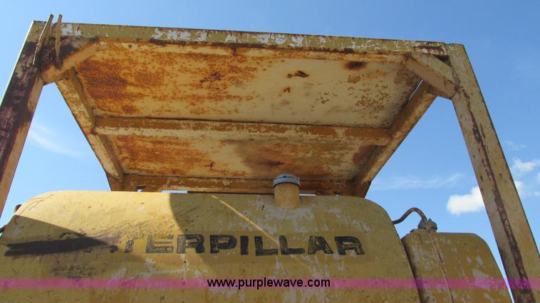image for item J8576 1967 Caterpillar D8H dozer