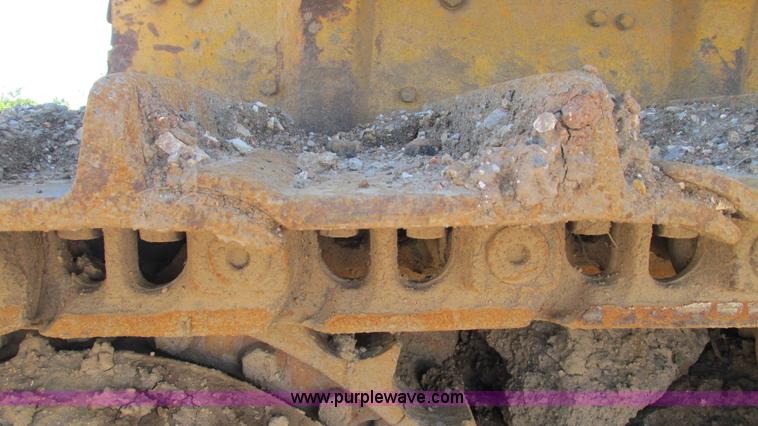 image for item J8576 1967 Caterpillar D8H dozer