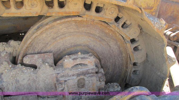 image for item J8576 1967 Caterpillar D8H dozer