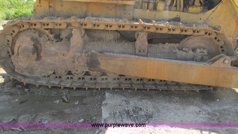 image for item J8576 1967 Caterpillar D8H dozer