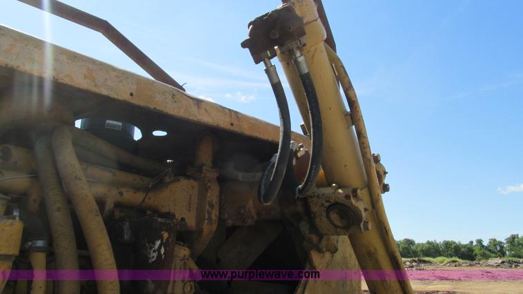 image for item J8576 1967 Caterpillar D8H dozer