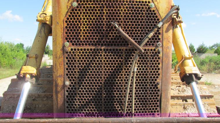image for item J8576 1967 Caterpillar D8H dozer
