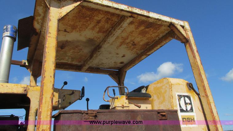 image for item J8576 1967 Caterpillar D8H dozer