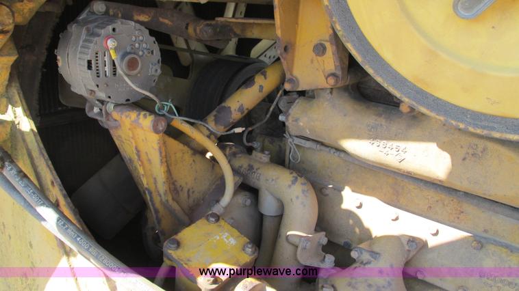 image for item J8576 1967 Caterpillar D8H dozer