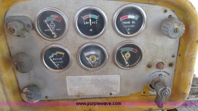 image for item J8576 1967 Caterpillar D8H dozer