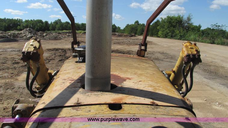image for item J8576 1967 Caterpillar D8H dozer