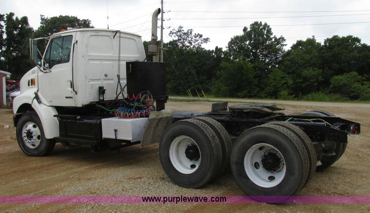 image for item K5096 1999 Sterling A9500 semi truck