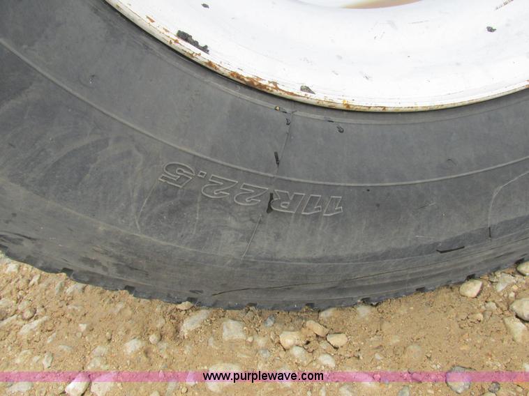 image for item K5096 1999 Sterling A9500 semi truck