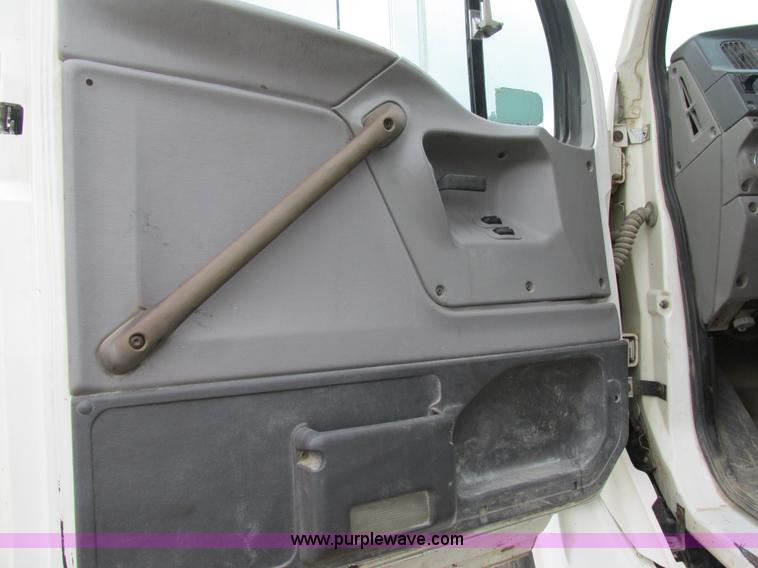 image for item K5096 1999 Sterling A9500 semi truck