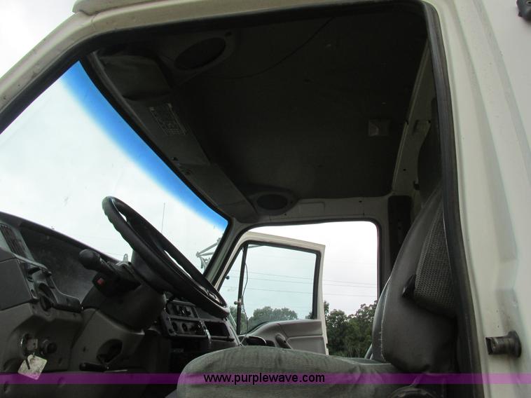 image for item K5096 1999 Sterling A9500 semi truck